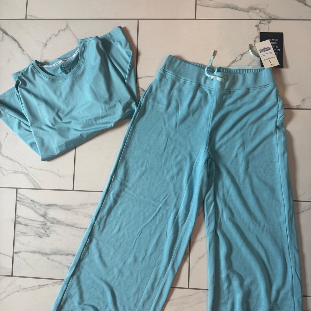 Tuckernuck Aqua Ribbed Lounge Pants and shirt